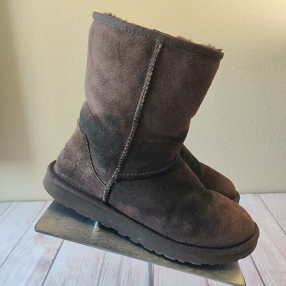 Ugg #5825 classic short boots sz 8 - Picture 4 of 10